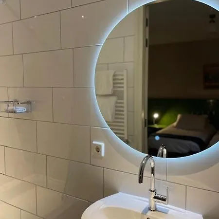 De Lindehoeve מלון 3*