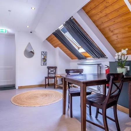 De Lindehoeve 3*