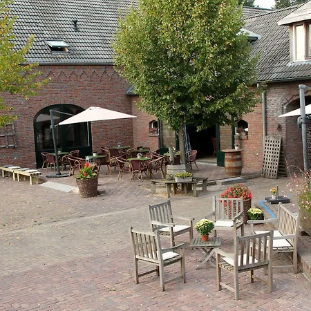 De Lindehoeve Szálloda 3*