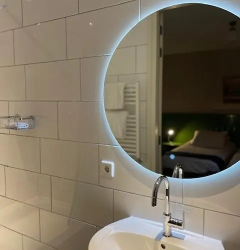 De Lindehoeve Szálloda 3*