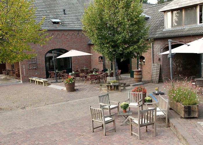 Hotel De Lindehoeve 3*