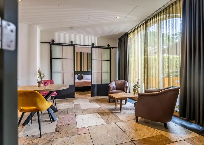 Hotel De Lindehoeve 3*